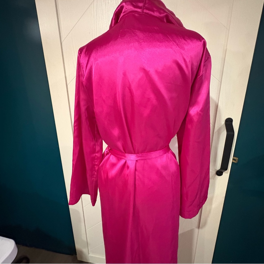 Vintage Fuchsia Satin‎ Robe Embroidered Scalloped Collar 80s/ PinUp/ Retro/ Rare - Picture 7 of 10